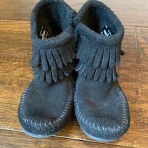 Minnetonka Black Double Moccasins